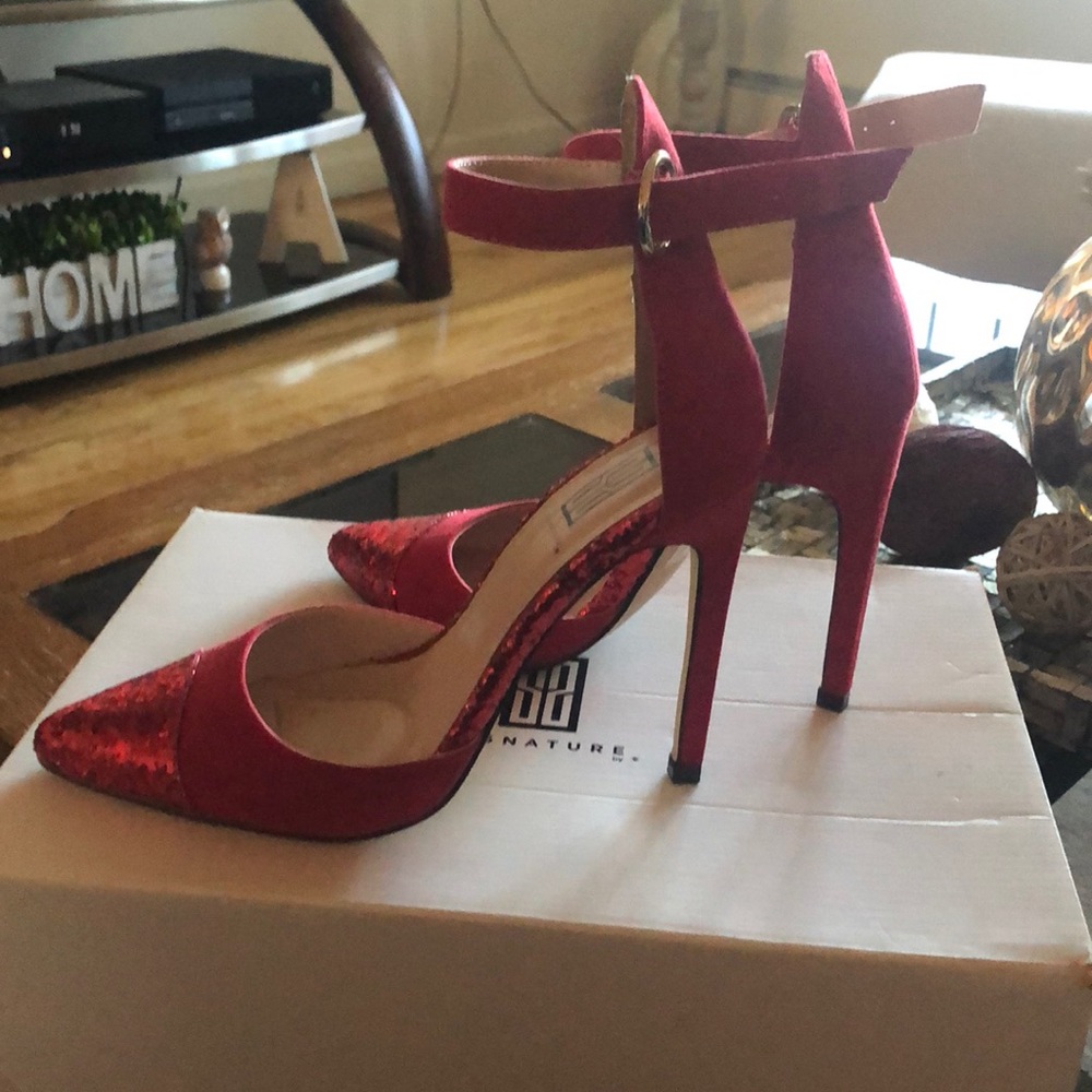 HEELS💃🏻 - Picture 2 of 3